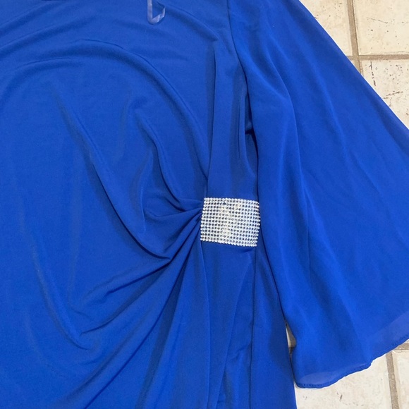 Tradition Royal Blue Bell Sleeve Blouse with Embellished Clasp, Size L/G (16-18) - Picture 2 of 7